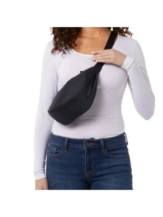 32 Degrees Handbags - NWT 32 Degrees Fanny pack  Unisex One Size Black Water-Resistant Nylon